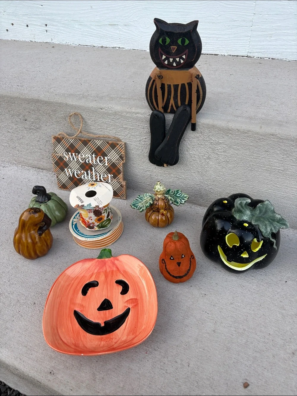 Primitive Halloween set - Wooden Cat Shelf Sitter & Pumpkin Plate etc